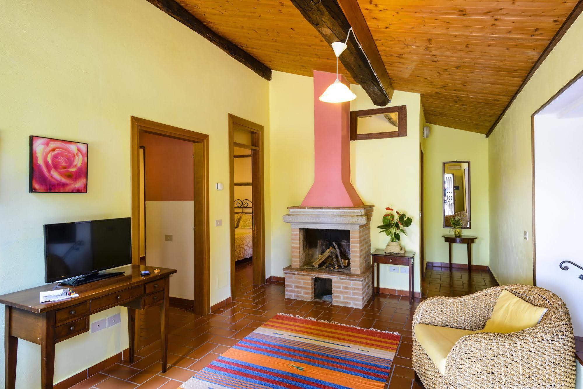 Pian Dei Mucini Resort Il Borgo Massa Marittima Eksteriør bilde